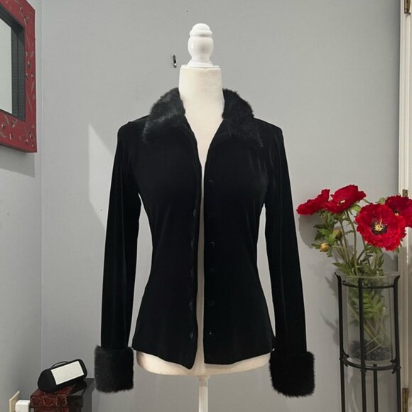 NEW Outlaw Vintage Velour Button Front Faux Fur Trimmed Long Sleeve Shirt Jacket - Picture 2 of 16